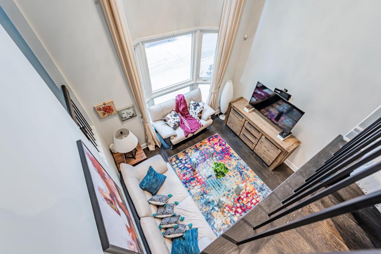 Beautiful Property In Downtown Core Close To Subway Station! Toronto Exteriér fotografie