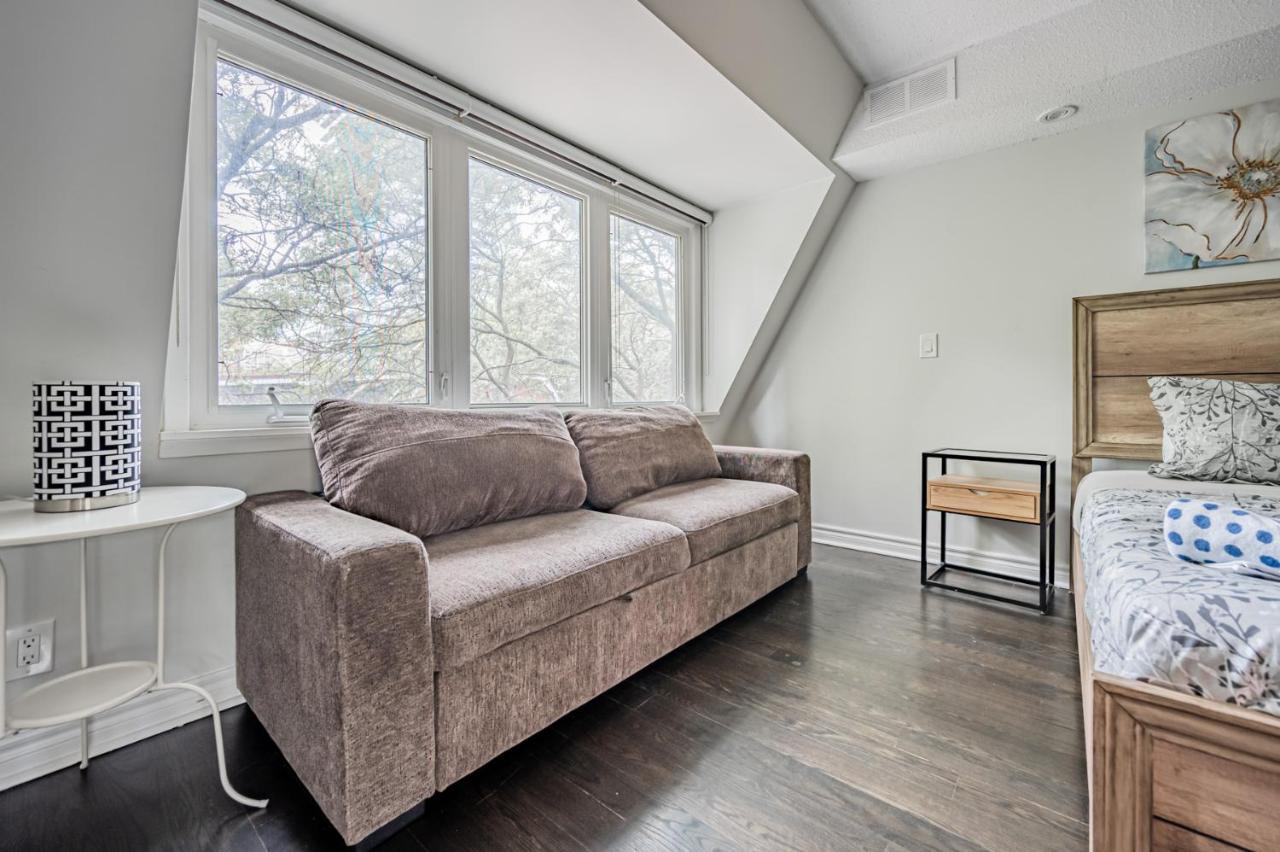Beautiful Property In Downtown Core Close To Subway Station! Toronto Exteriér fotografie