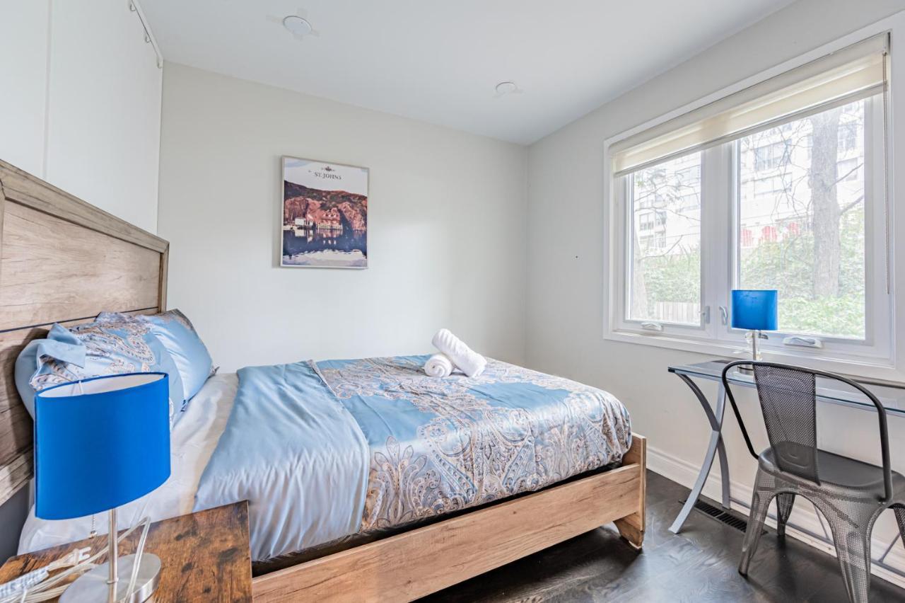 Beautiful Property In Downtown Core Close To Subway Station! Toronto Exteriér fotografie