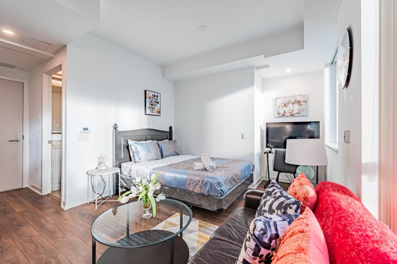 Beautiful Property In Downtown Core Close To Subway Station! Toronto Exteriér fotografie